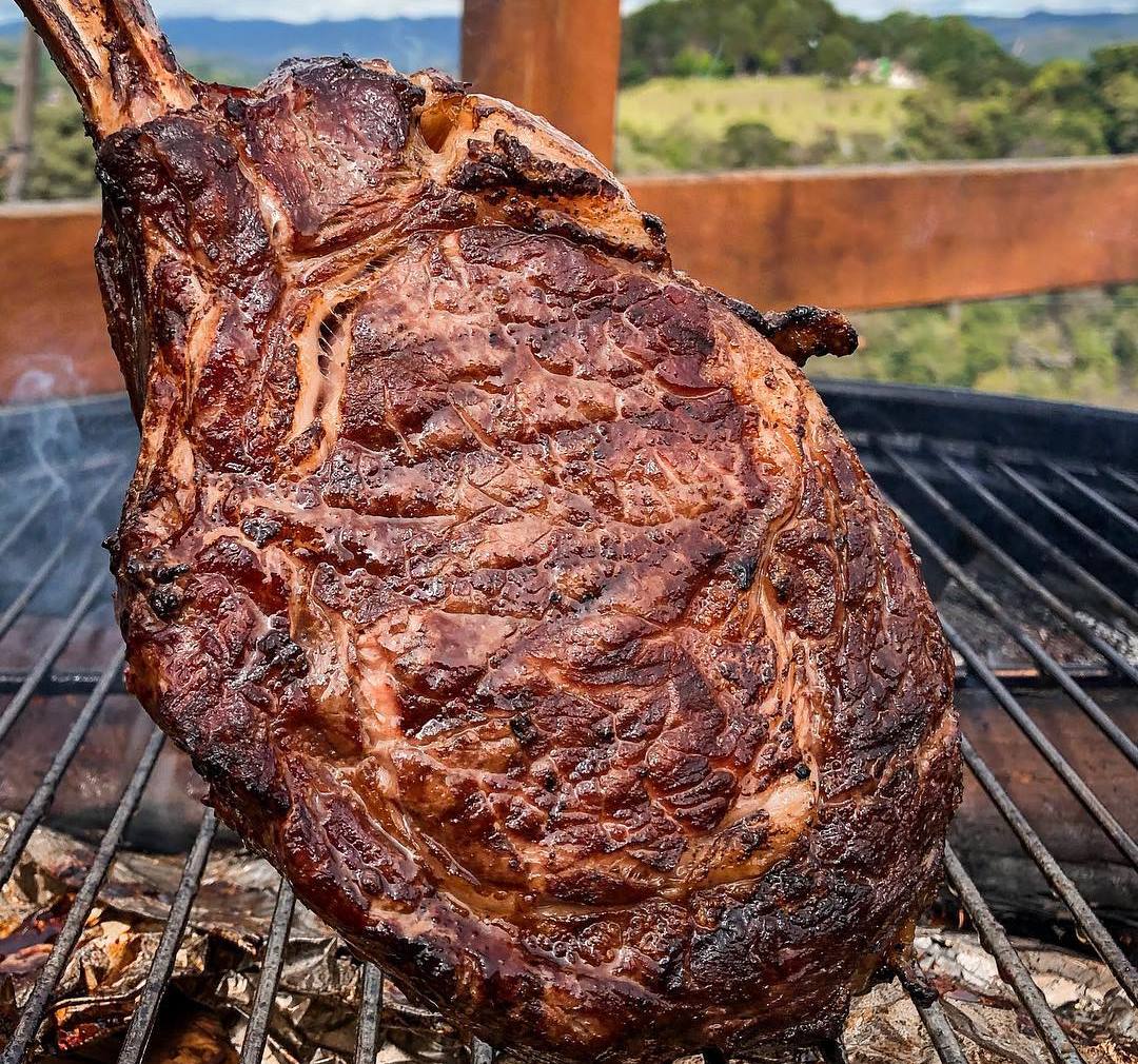 Conheça o Prime Rib, corte nobre que vai ser a estrela do seu churrasco