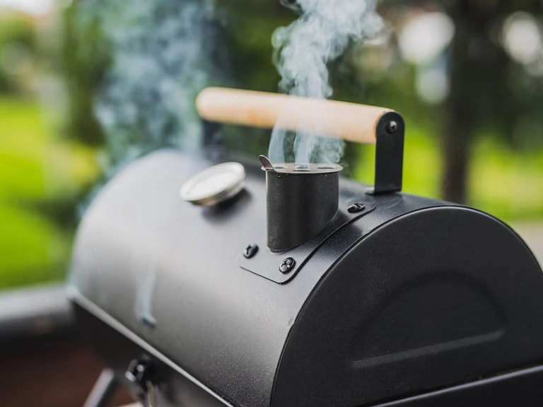 A ciência do churrasco: conheça o processo de defumação da carne 