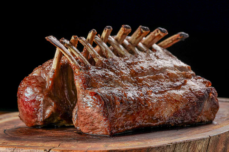 Conheça a carne de cordeiro Dorper e saiba por que é uma ótima opção para seu próximo churrasco
